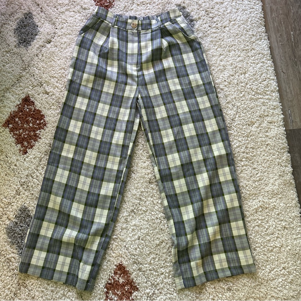 Listicle Plaid Trousers